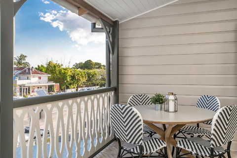 A PERFECT STAY - Luxe & Bloom - ACT Tourism 3