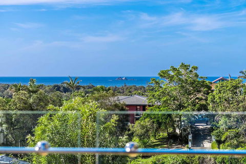 A PERFECT STAY - The Lookout - ACT Tourism 0