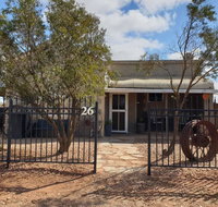 A real bush retreat. Kangas Emus  Starry Skies. - ACT Tourism