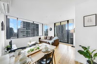 A Stylish 2BR CBD Apt with Beautiful City Views