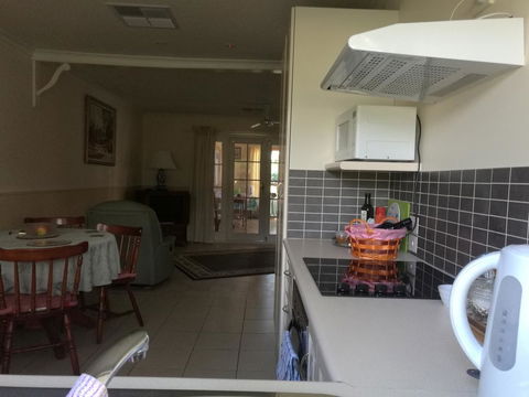 A Victor Harbour Retreat Aldinga Tony's Music Cottage - ACT Tourism 0