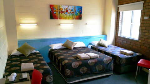 A&A Lodge Motel - ACT Tourism 3
