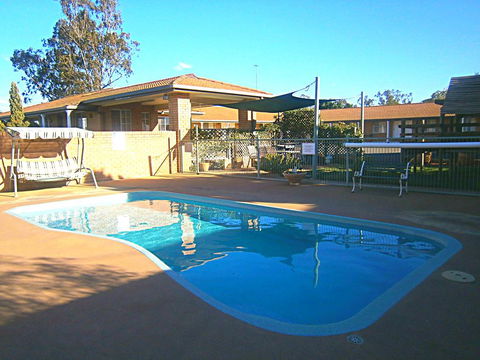 Aaron Inn Motel - ACT Tourism 0