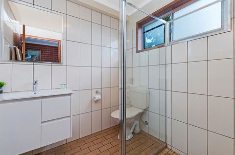 AAt 28 Goldsmith Motel - ACT Tourism 3