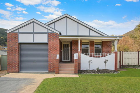 Abbey Rose - Bright, VIC - ACT Tourism 3