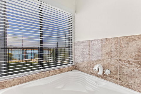 Above And Beyond - Beautiful Home With Pool - ACT Tourism 2