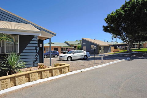 Abrolhos Reef Lodge - ACT Tourism 1