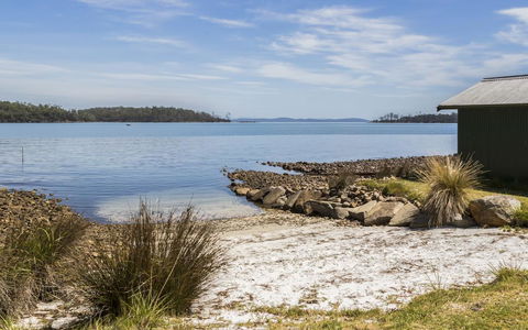 Abs By The Bay - ACT Tourism 1