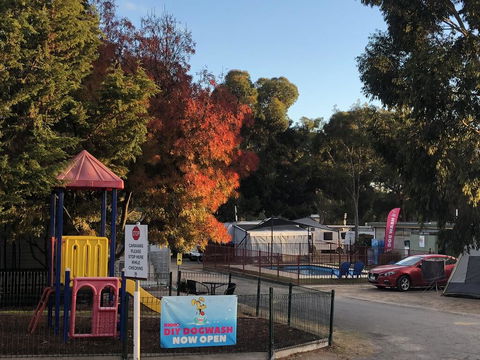 Acacia Caravan Park & Holiday Units - ACT Tourism 0