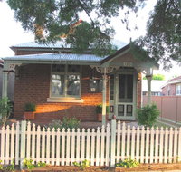 Acacia Cottage on Peel Bathurst - ACT Tourism