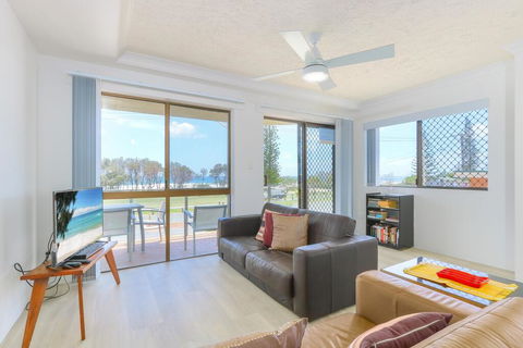 Acacia Holiday Apartment - ACT Tourism 0