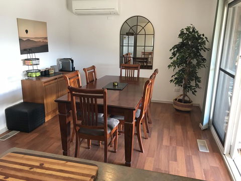 Acacia House - Central Healesville - Yarra Valley - ACT Tourism 2