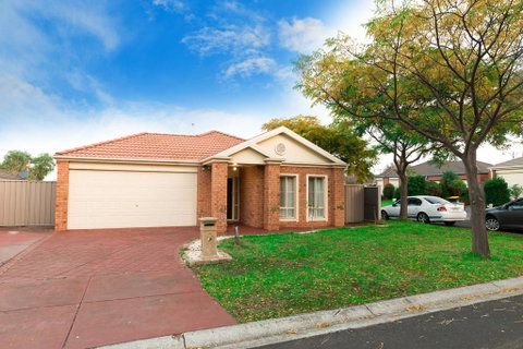 Accommodation At Melbourne - ACT Tourism 0