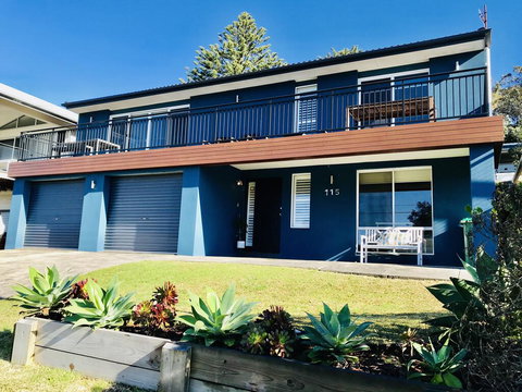 Acqua Dolce Beach House - ACT Tourism 0