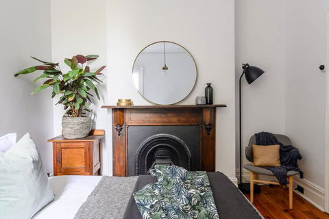 ADDERLEY A Striking 1880s Remodeled Victorian - ACT Tourism 3