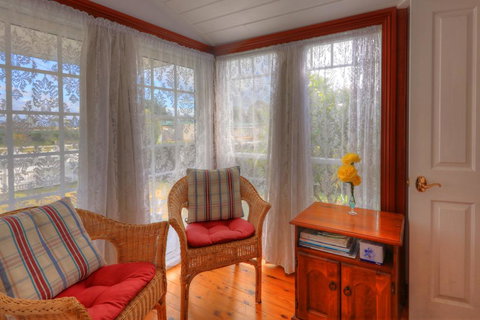 Addlestone House Bed And Breakfast - ACT Tourism 3