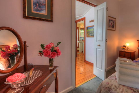 Addlestone House Bed And Breakfast - ACT Tourism 2