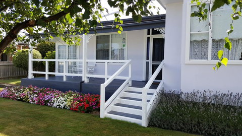 Addlestone House Bed And Breakfast - ACT Tourism 0