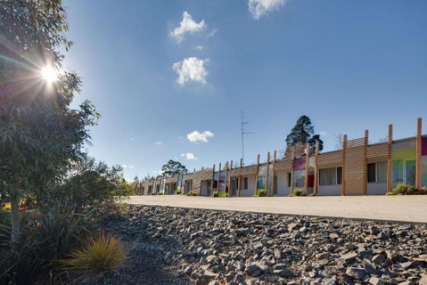 Drouin Motel - ACT Tourism 0