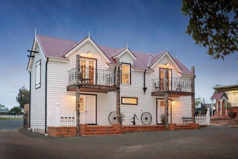 Duart Stables - ACT Tourism 0