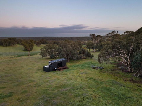 Dylan The Tiny Cabin In Chittering - ACT Tourism 3