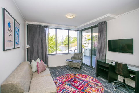 East Perth Suites Hotel - ACT Tourism 3