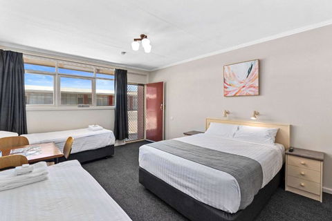 Econo Lodge Port Augusta - ACT Tourism 1