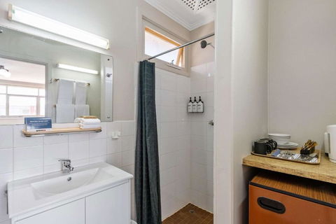 Econo Lodge Port Augusta - ACT Tourism 3