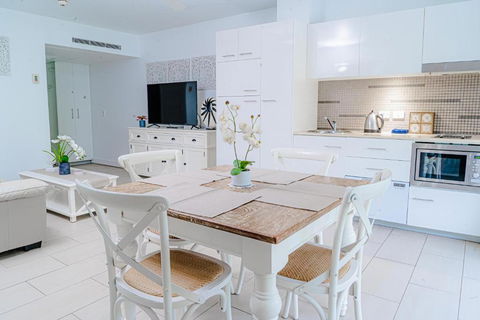 DRIFT PALM COVE- Private 2 Bed -Apartment 2204 - ACT Tourism 1