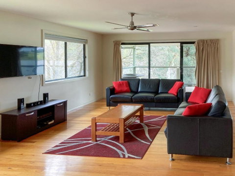 Eildon Views - ACT Tourism 3
