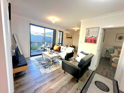 Entire 2br, Hideaway - ACT Tourism 0