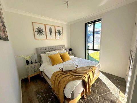 Entire 2br, Hideaway - ACT Tourism 1