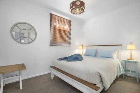 Eve Guesthouse - ACT Tourism 1