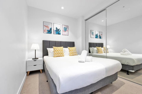 EPORO Tower Modern Apartments Melbourne Central CBD - ACT Tourism 1