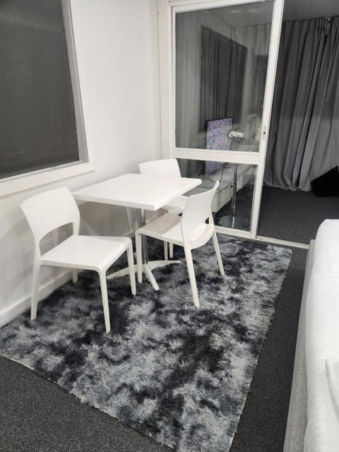Entire Studio Apartment - Self Check-in - ACT Tourism 4
