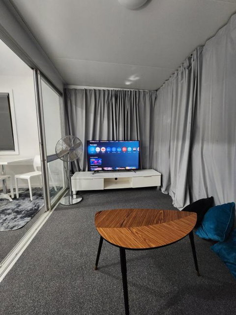 Entire Studio Apartment - Self Check-in - ACT Tourism 1
