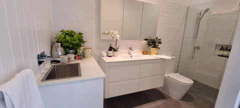 Fab 4brm Home With Pool A 15 Min Walk To Beach - ACT Tourism 4