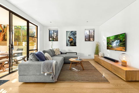 Fab Bondi 2-Bed With Courtyard & Alfresco Dining - ACT Tourism 2
