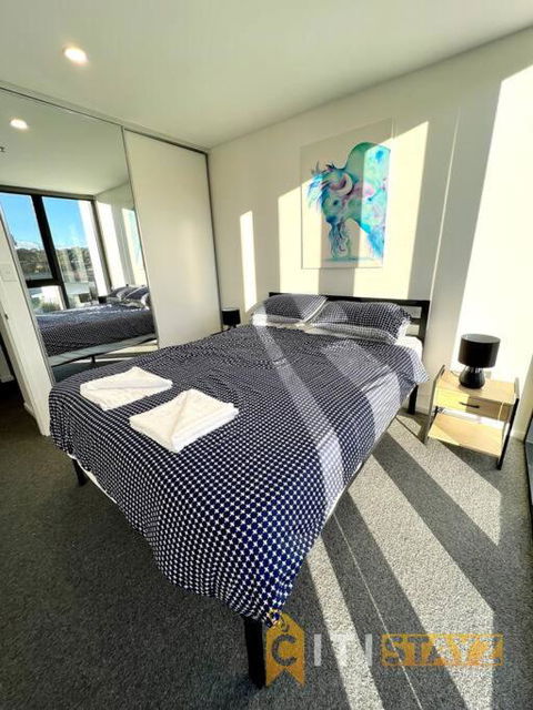 Fab In Phillip - 2bd 2bth Apt - Close To CBR Hospital - ACT Tourism 1