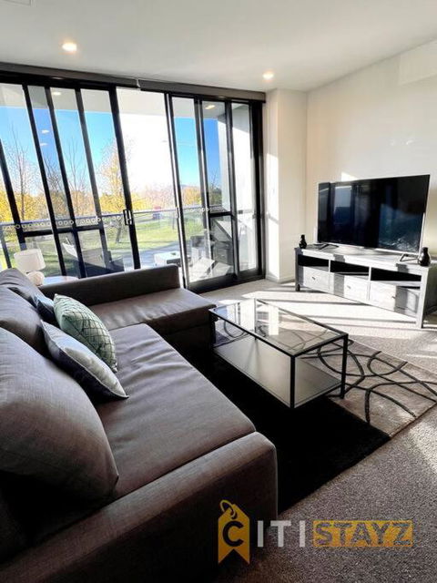 Fab In Phillip - 2bd 2bth Apt - Close To CBR Hospital - ACT Tourism 4