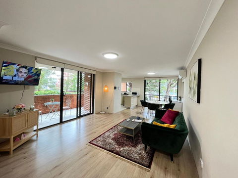 Fabulous 2 Bedroom Apartment, Secured Free Parking - ACT Tourism 0