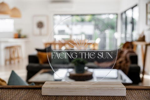 Facing The Sun 5 Min Walk To Beach & Sleeps 8 - ACT Tourism 4