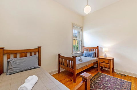 Fairholme Townhouse - ACT Tourism 1