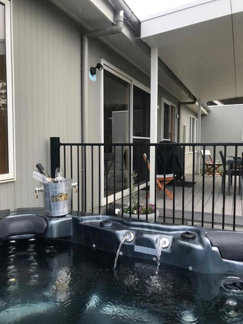 Fairwinds Tasmania - ACT Tourism 2