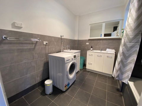 Family Friendly 4BR Townhouse Near Mt. Stromlo - ACT Tourism 3