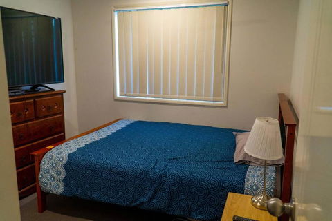 Family Home With Free Parking Close To Everything - ACT Tourism 2