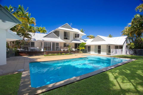 Family Living In The Heart Of Noosa, Noosa Heads - ACT Tourism 0