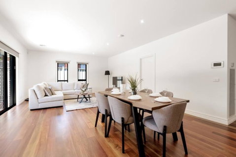 Family Oasis Walking Distance To Chadstone SC - ACT Tourism 0