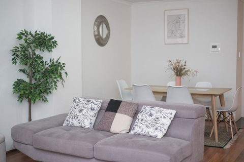 Fantastic 3BR Apt With Parking & Darling Harbour - 10 Mins Walk - ACT Tourism 4