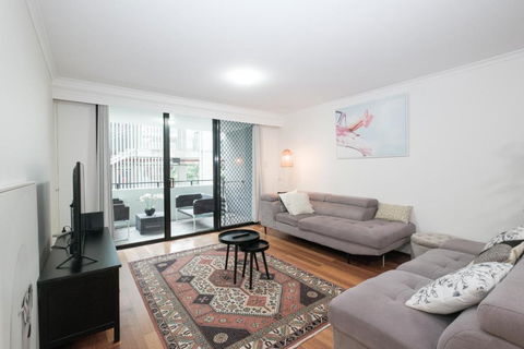 Fantastic 3BR Apt With Parking & Darling Harbour - 10 Mins Walk - ACT Tourism 1